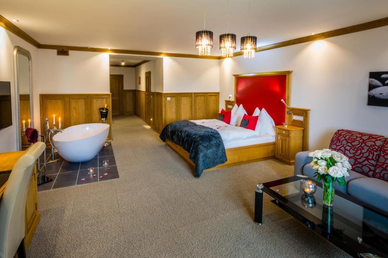 Wellness Hotel V Nebi Korenov Ngoại thất bức ảnh