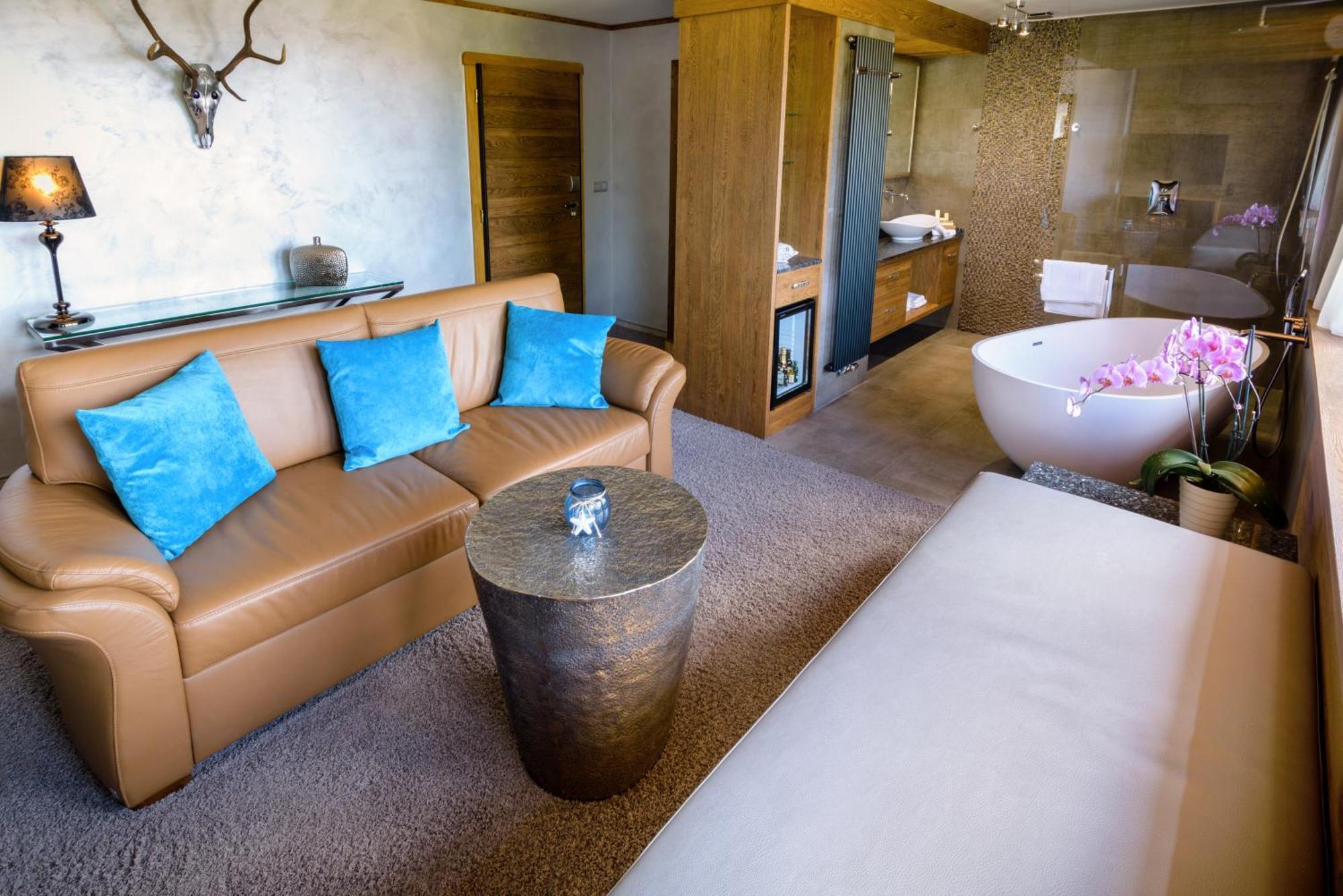 Wellness Hotel V Nebi Korenov Ngoại thất bức ảnh